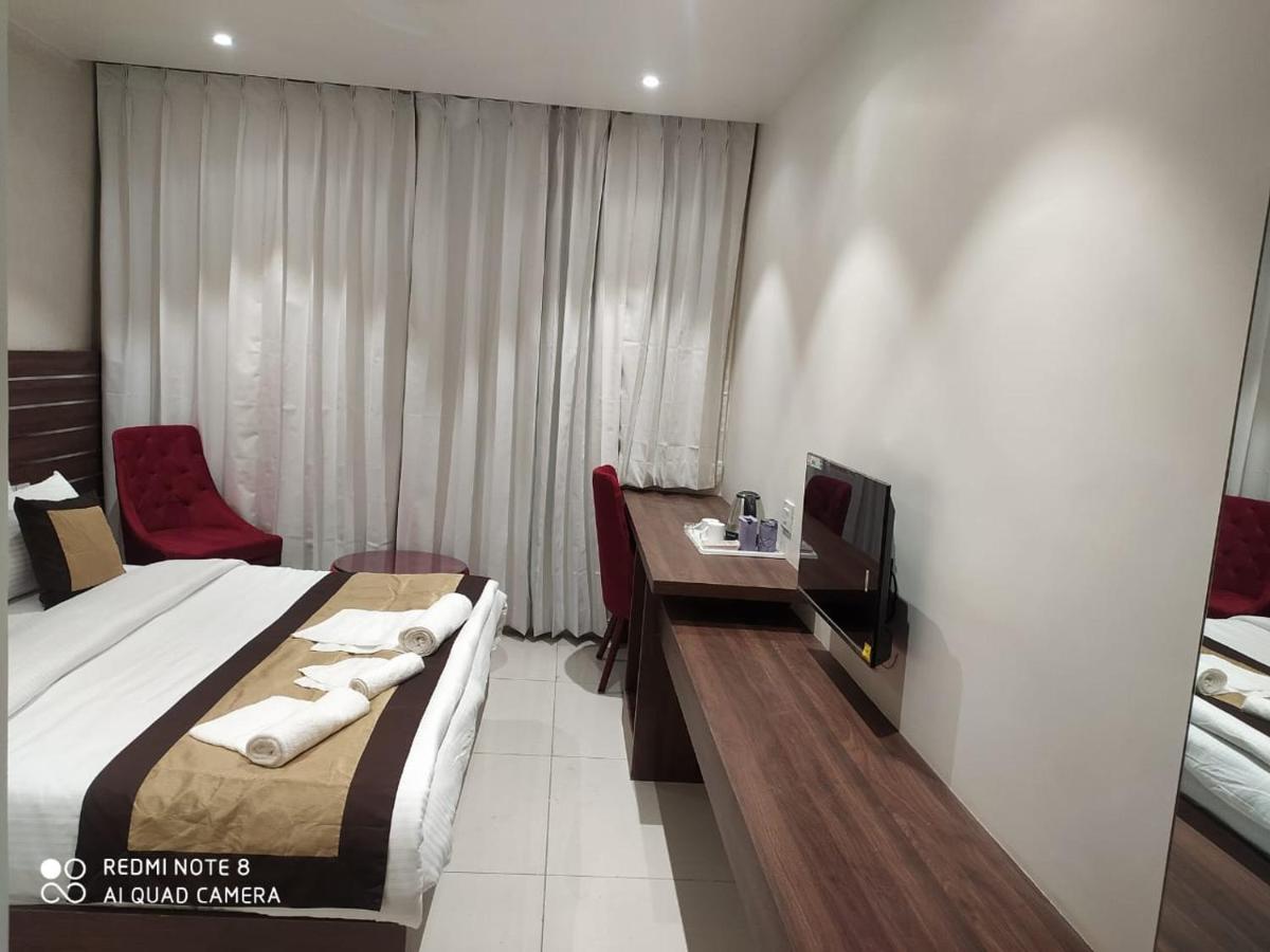 Rajlaxmi Hotel - Free Airport Pickup And Drop Jaipur Luaran gambar